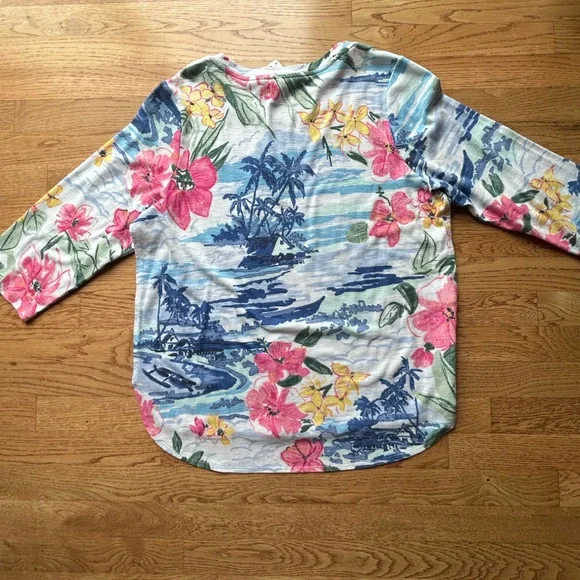 Tommy Bahama Ashby Waikiki Waves Vin Rose Floral Print 3/4 Sleeve Top - Picture 2 of 4